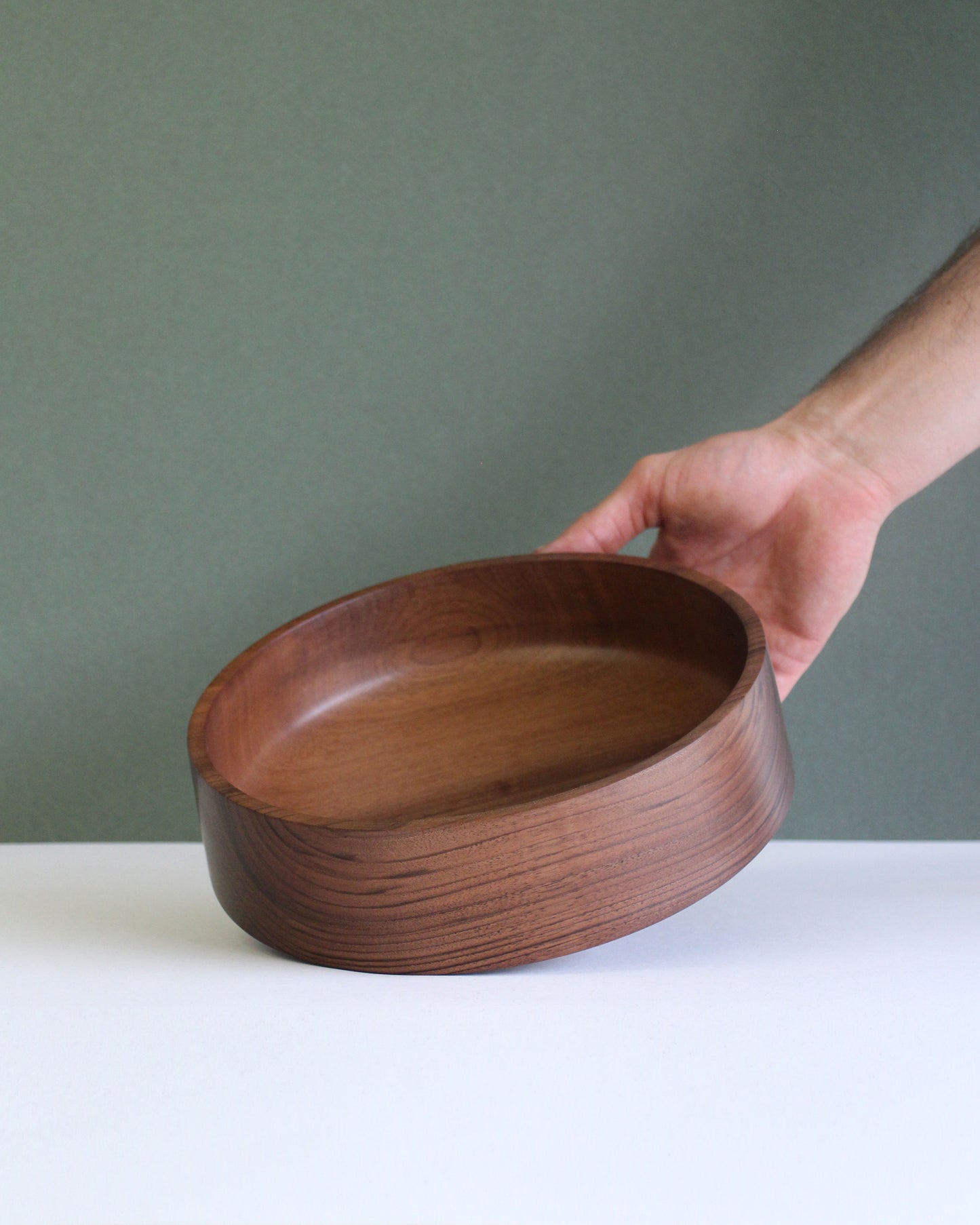 Bowl con piedino in noce Ø23 cm